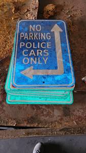 lot 8607 image: Assorted Car Parking Signs&nbsp