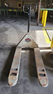 lot 8619 image: Premium Jet Pallet Jack&nbsp