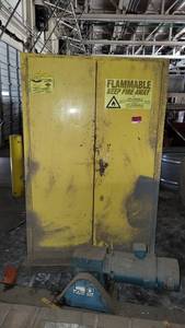 lot 8678 image: Eagle Fire Safety Cabinet (#1947)