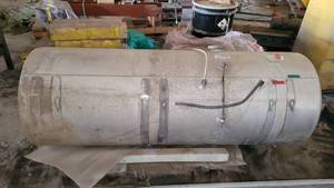 lot 8679 image: 159 Gallon Fuel Tank for Semis