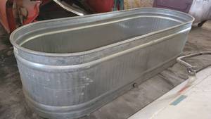 lot 8680 image: Behlen Country Water Trough&nbsp