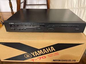 lot 58017 image: Yamaha t-70 tuner