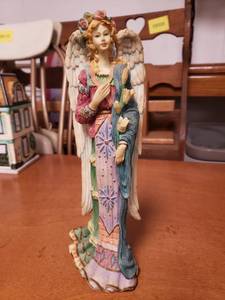 lot 58020 image: Lenox Angels of Life Collection