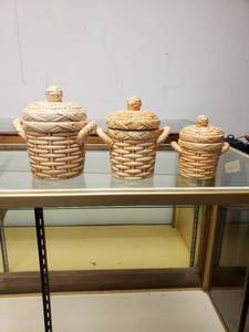 lot 58041 image: Ceramic Canister Set