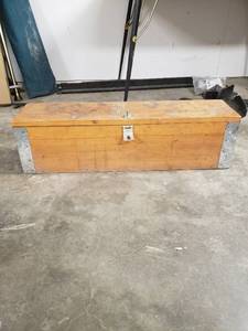 lot 58062 image: Wood Box