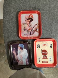 lot 58071 image: Lot 3 Coca Cola Trays