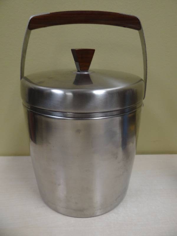 lot 6169 image: Stainless Steel 4 Qt Ice Bucket w Lid Vintage