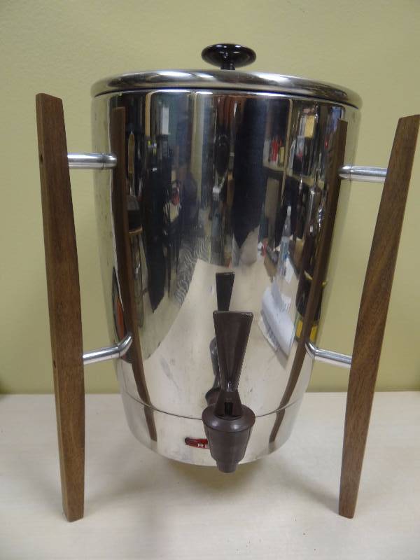 lot 6168 image: Vintage Regal Automatic Percolator Coffee Maker Space style- Tested and working all the way