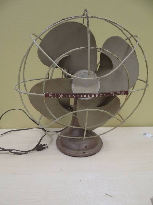 lot 6178 image: Westinghouse Electric Metal Desktop Fan