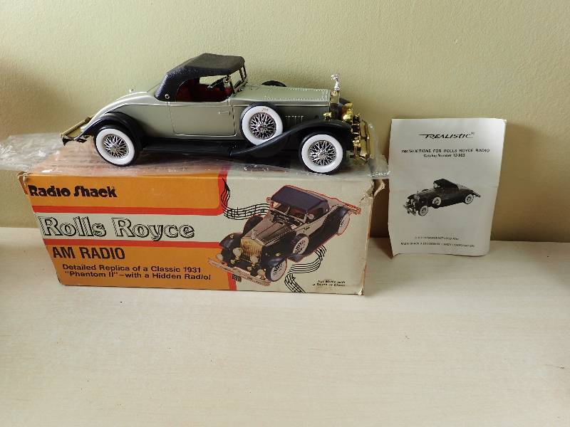 lot 6194 image: Radio Shack Rolls Royce AM Collectible Radio