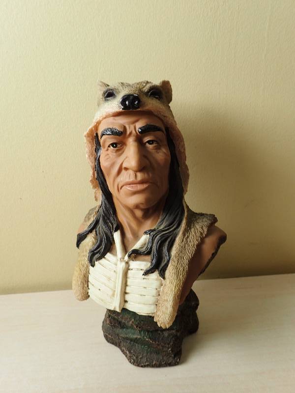 lot 6198 image: Native American Ceramic Collectibles 8 Tall
