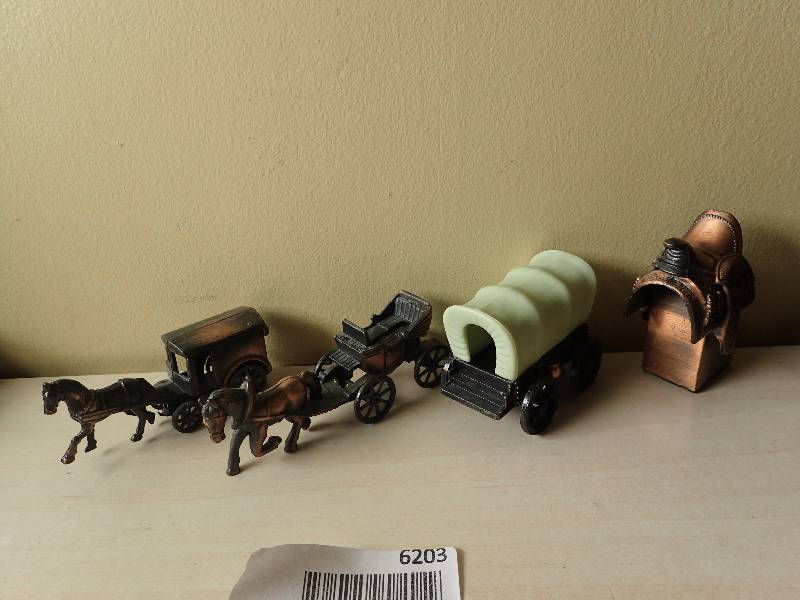 lot 6203 image: (3) Classic Small Scale Collectible Pencil Sharpeners