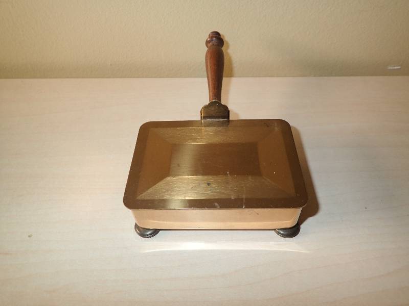 lot 6216 image: Park Sherman Ashtray Case