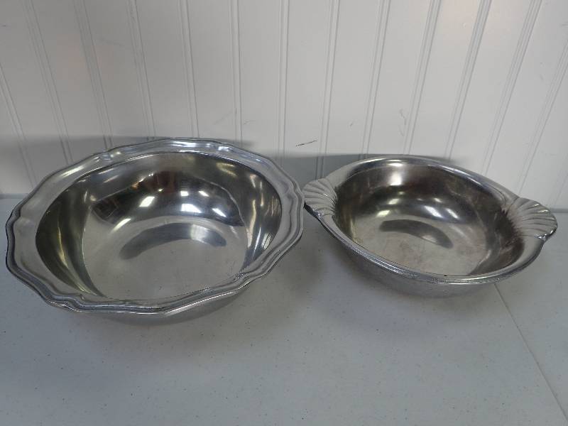 lot 6231 image: (2) Silver Decorative Edge Bowls