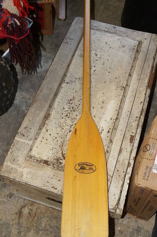 lot 4400 image: Beaver brand paddle and oars