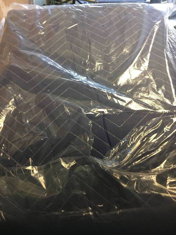 lot 7005 image: New Movers Blanket