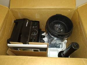 lot 31867 image: Vitamix 5200( BLK ) Blender and attachments Retails $499.00