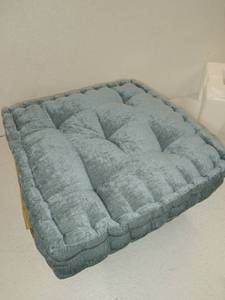 lot 31880 image: Seat cushion