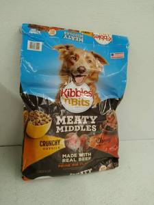 lot 31965 image: Kibbles n Bits Meaty Middles Prime Rib Flavor, Dry Dog Food, 15 Pounds