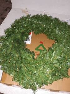 lot 37138 image: Christmas Wreath