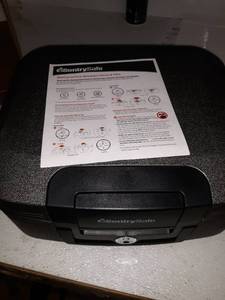 lot 37150 image: sentry safe black