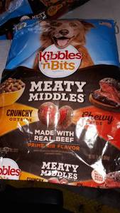 lot 37259 image: Kibbles and Bits dog food 15 lb