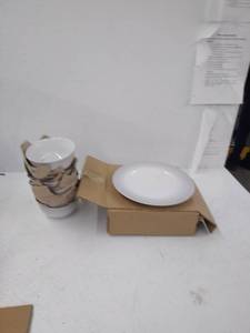 lot 39227 image: Amazon Dishes set 16 piece