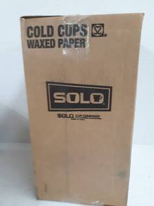 lot 99564 image: Dog Food Container