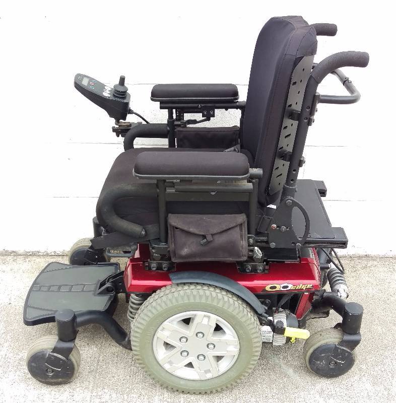 Quantum Q6 Edge Powered Wheelchair with Charger Great Condition