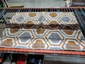 lot 2895 image: 46x31 Bath Rug