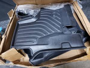 lot 2964 image: Rubber Car Mats