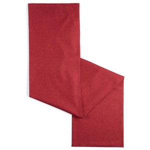 lot 3046 image: Town & Country Living Somers Table Runner