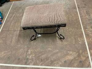 lot 58095 image: foot stoolbench