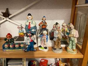 lot 58136 image: lot of clowns (12)
