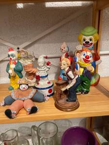 lot 58140 image: lot of 8 clowns