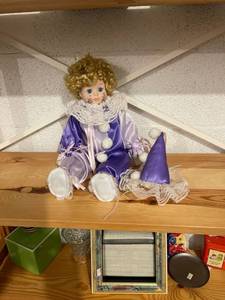 lot 58164 image: clown doll