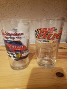 lot 58169 image: Set 2 Budweiser Nascar Glasses