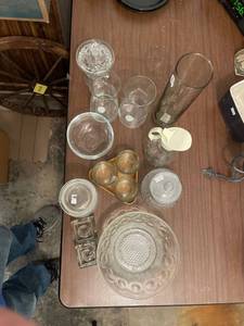 lot 58183 image: box of clear glassware
