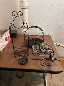 lot 58186 image: black iron lot