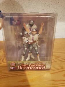 lot 58198 image: Football Memorabilia