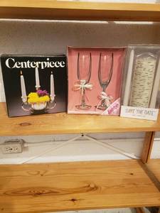 lot 58199 image: Lot of 3 Wedding Decor Items