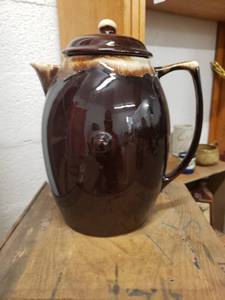 lot 58219 image: Pfaltzgraff Brown Drip Pitcher