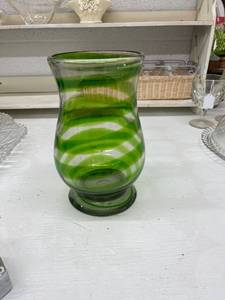 lot 58233 image: 10 inch vase