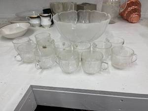 lot 58245 image: punch bowl and 12 cups