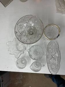 lot 58254 image: leaded crystal and cut glass lot