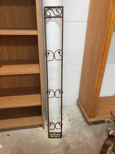 lot 58270 image: Rod Iron Plate Hanger