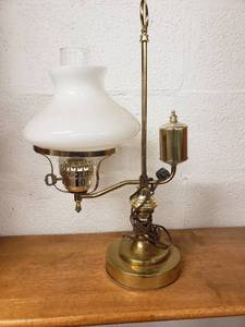 lot 58276 image: Brass Table Lamp