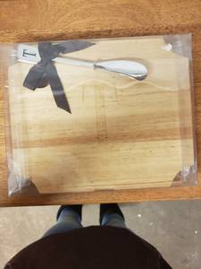 lot 58284 image: Small Cutting Board