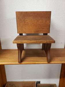 lot 58287 image: Small Wood BenchStep Stool
