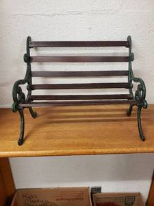 lot 58309 image: MetalWood Doll Size Bench